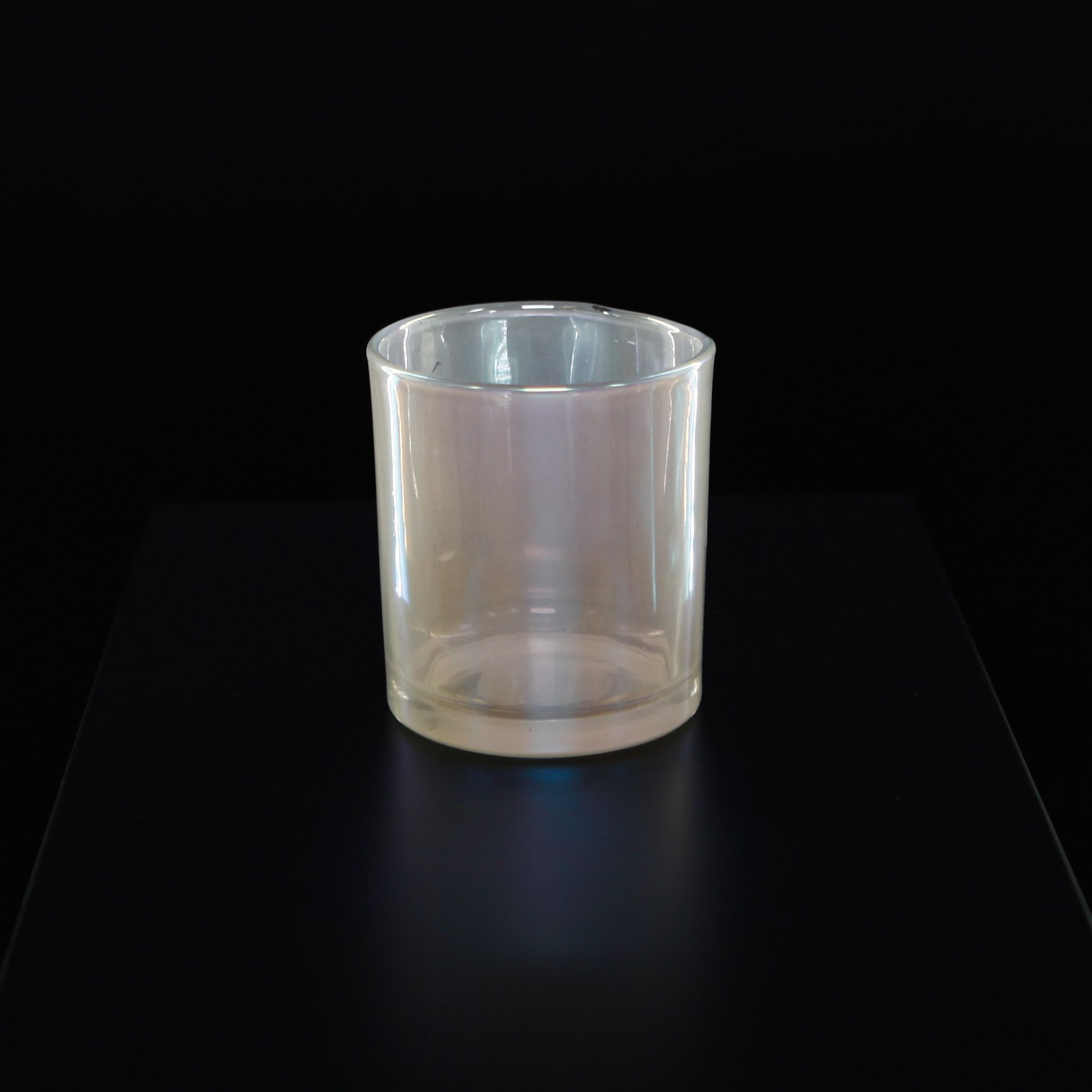 Svícen sklo pr.6,1 V7,3cm bílá perleť